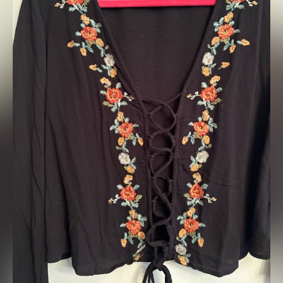 Lace-Up American Eagle Embroidered Top - size XL - Picture 2 of 6